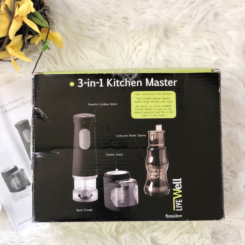 NWT 3-in-1 KITCHEN MASTER ▶️GRINDER, BOTTLE OPENER